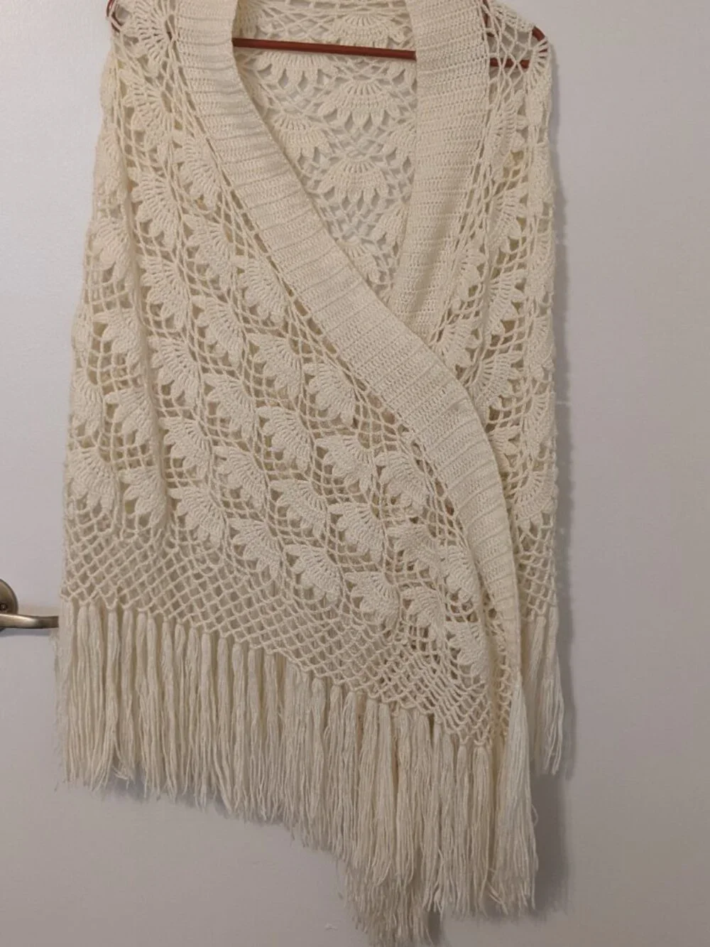 Hand Crochet Open Knit Shawl Wrap Lace Pattern Cream Fringe Boho Hippie - Picture 9 of 10